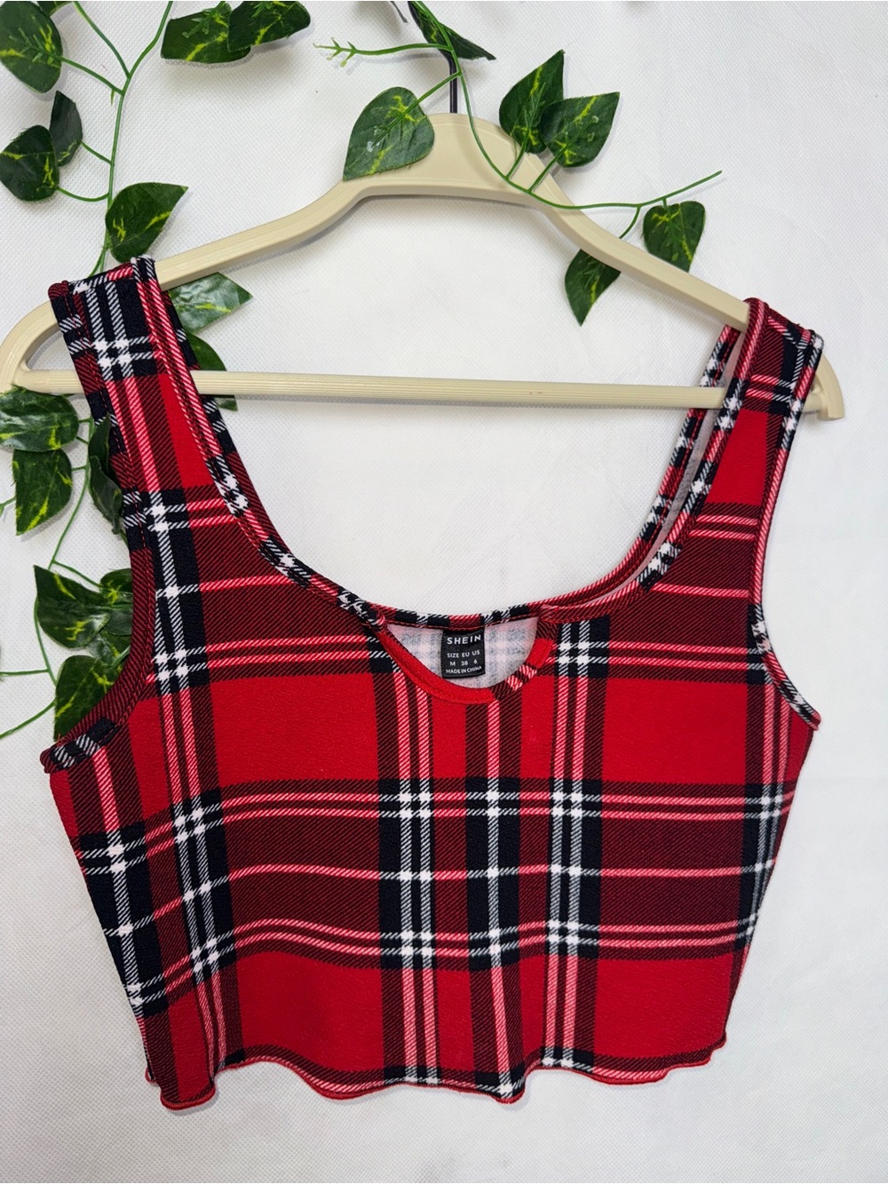 SHEIN Red Black White Plaid Scoop Neck Crop Top